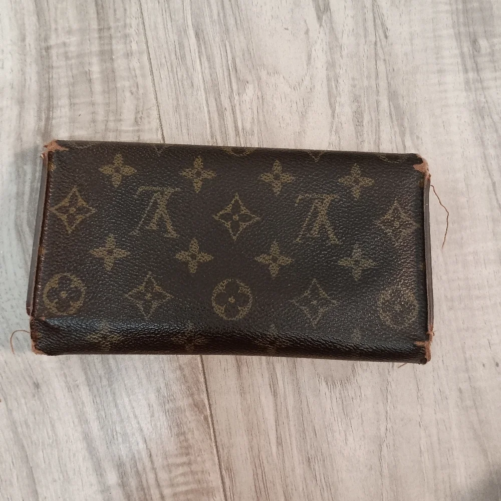 Louis Vuitton Monogram Logo Portefeuille Sarah Long Wallet
